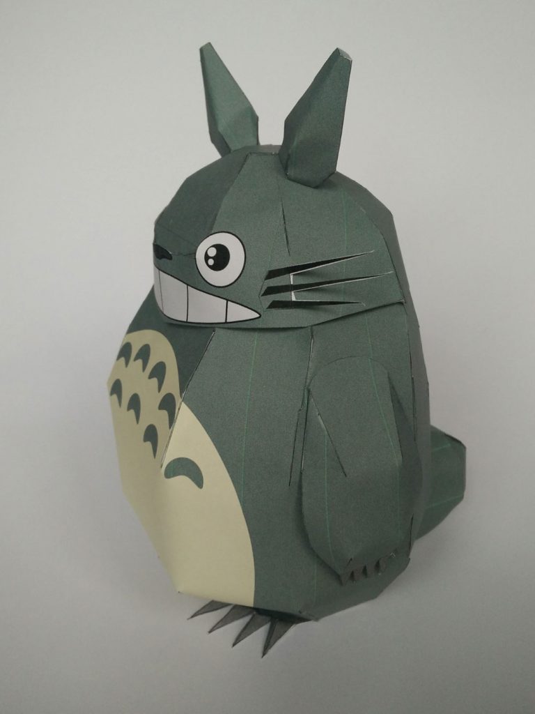 Totoro papercraft gauche